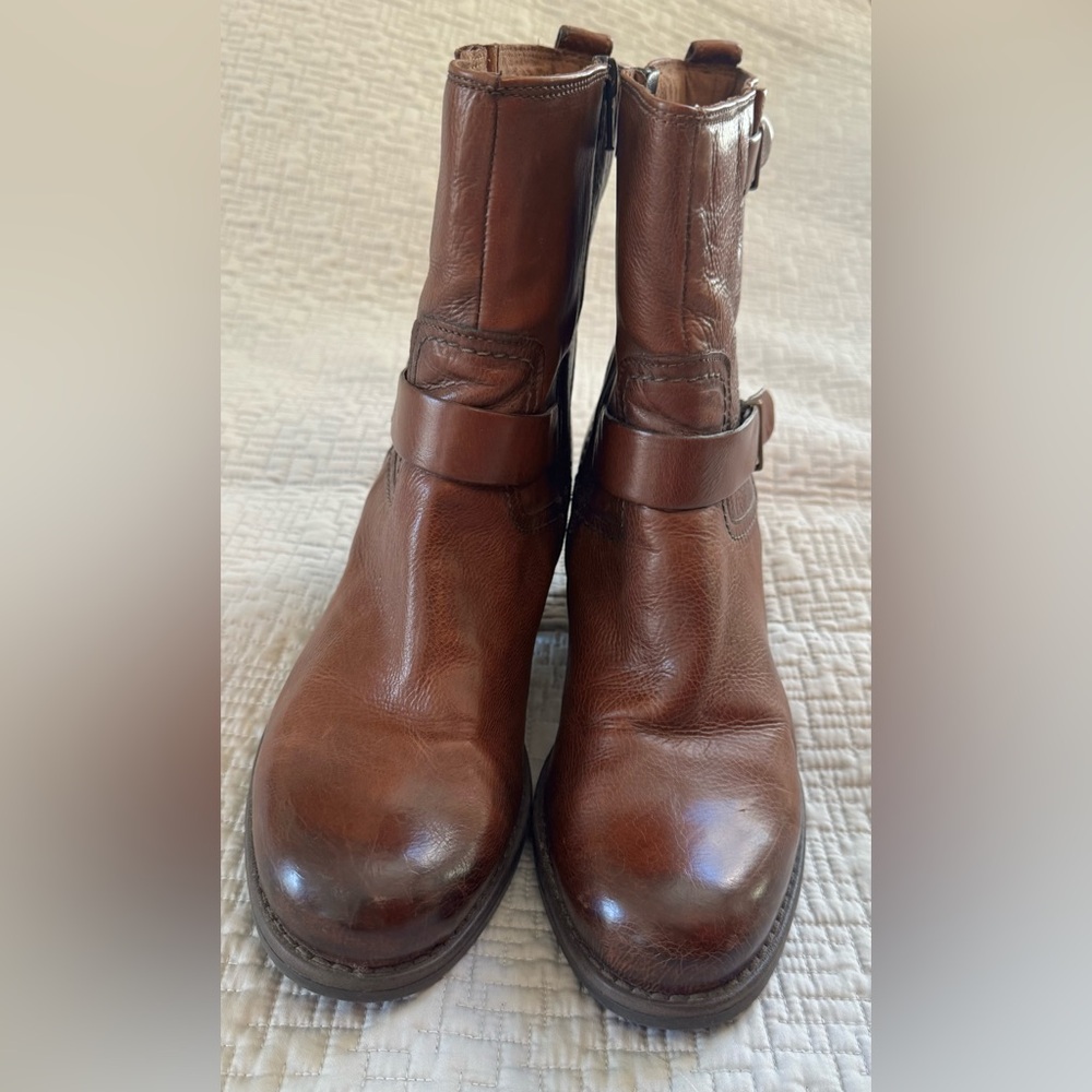 Clark’s Women’s Cognac/Brown Leather Ankle Boots - Picture 4 of 6